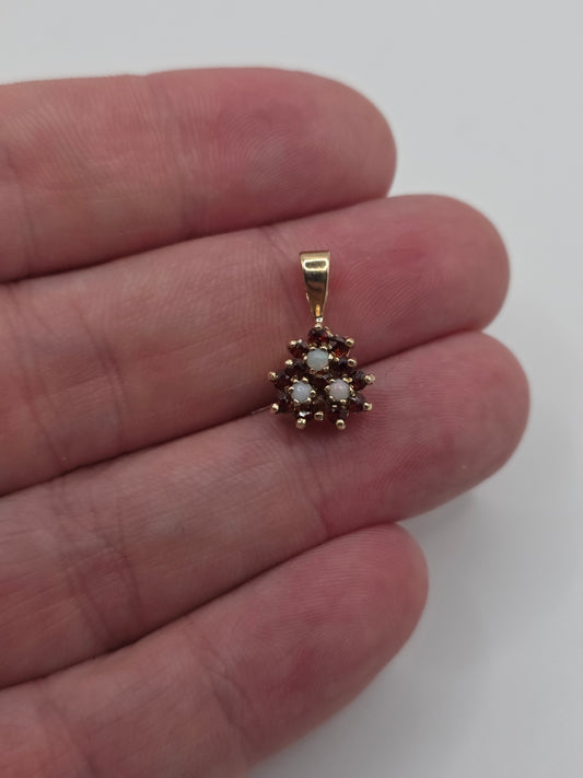 9ct gold opal and garnet pendant