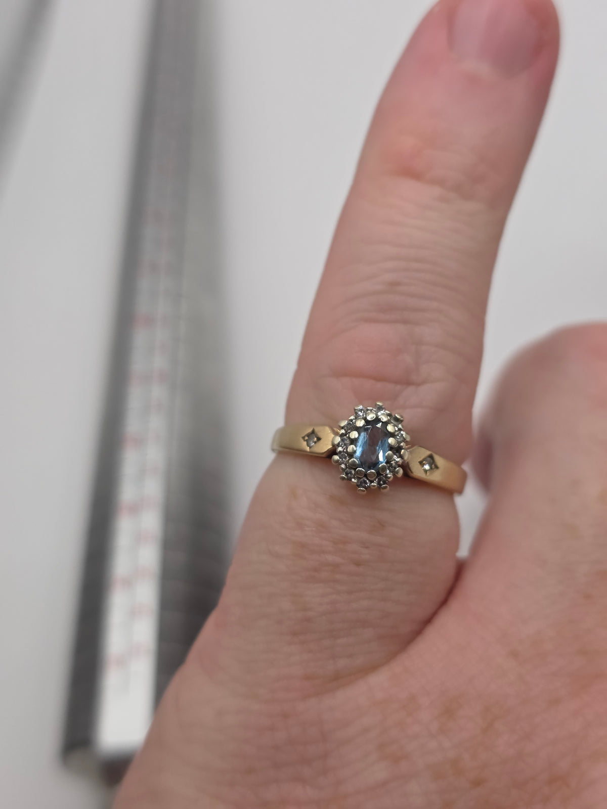 9ct gold topaz and diamond ring