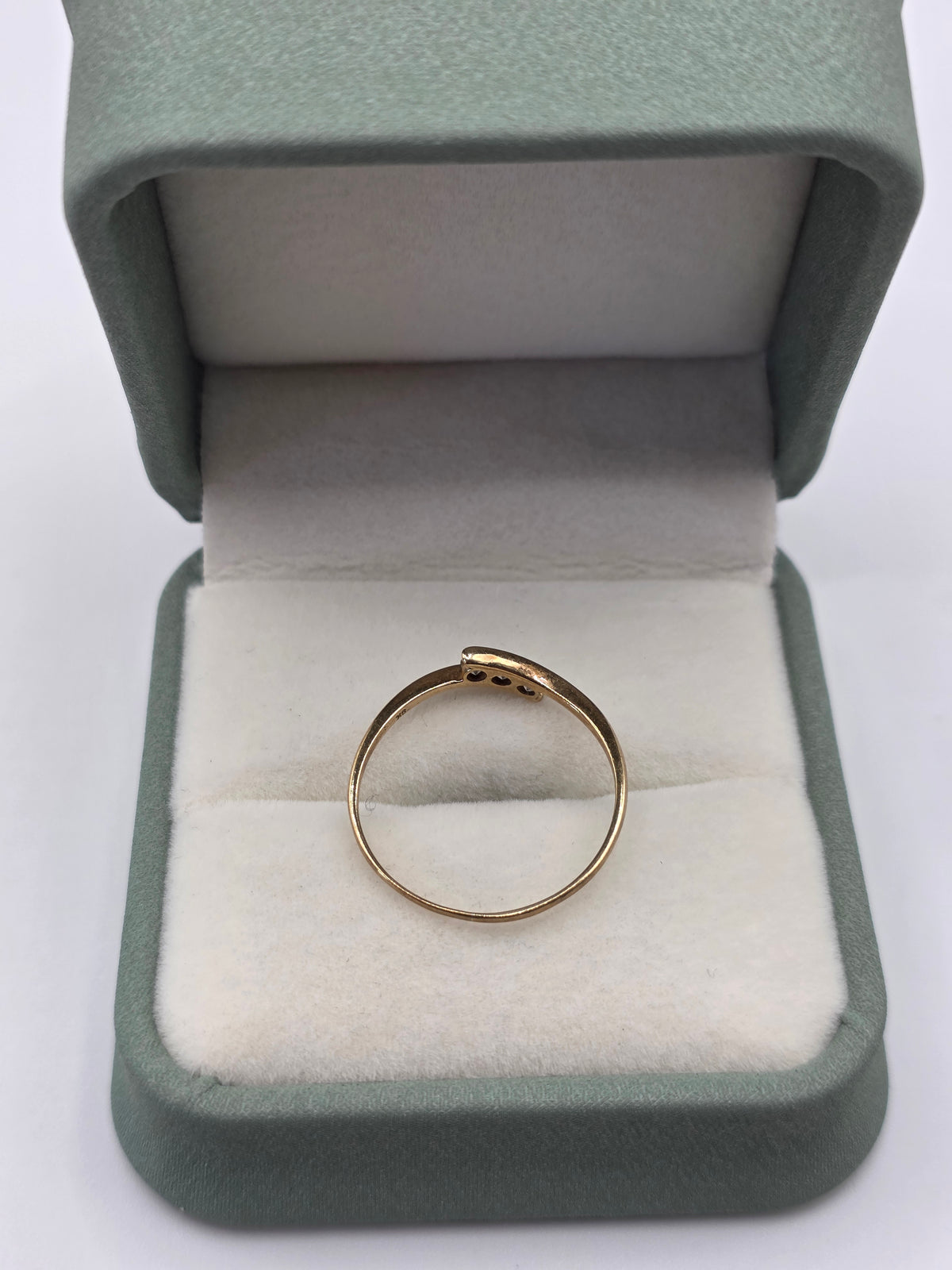 9ct gold cz ring