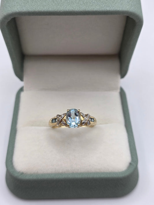 9ct gold topaz and diamond ring