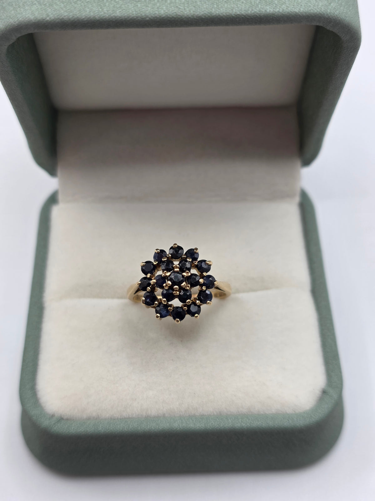 9ct gold sapphire cluster ring