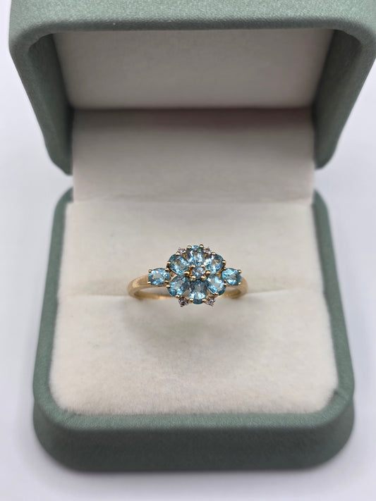 9ct gold aquamarine and diamond ring