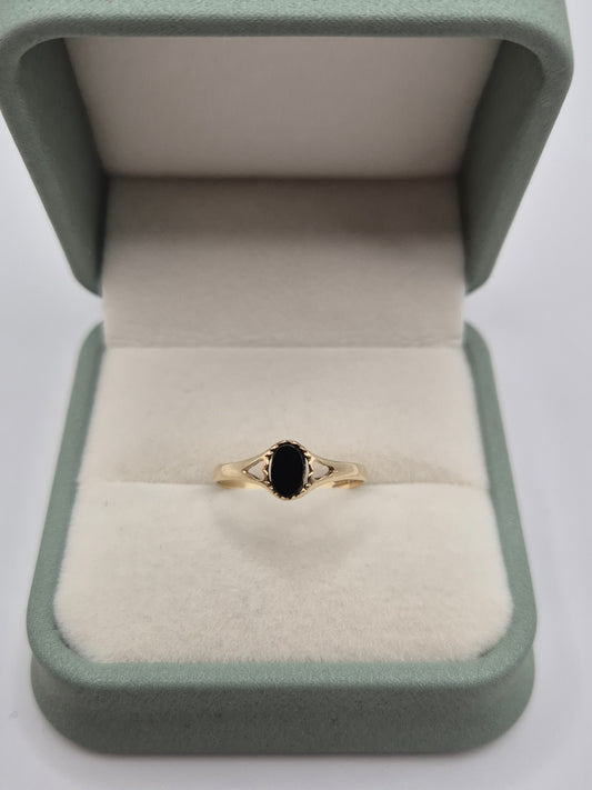 9ct gold onyx ring