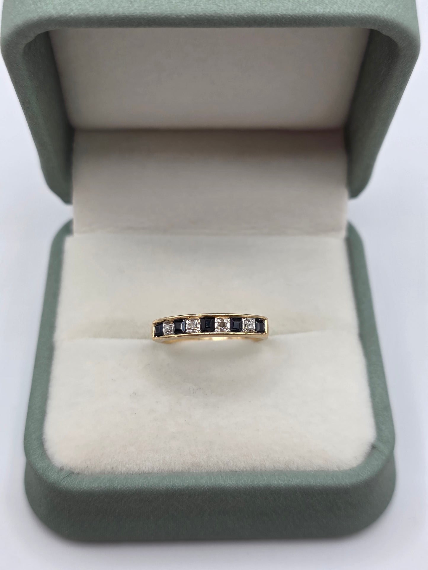 9ct gold sapphire and diamond ring