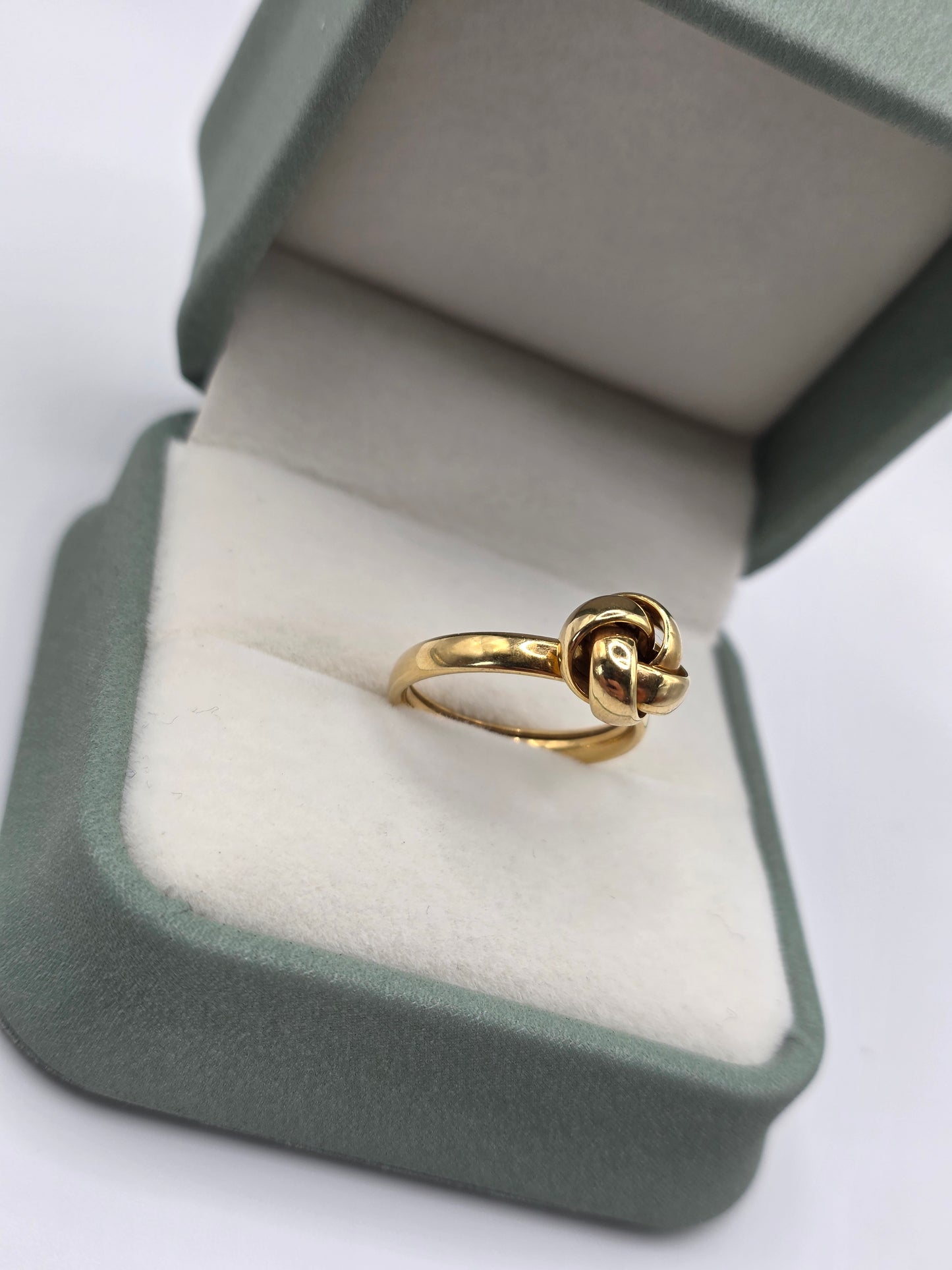 9ct gold knot ring