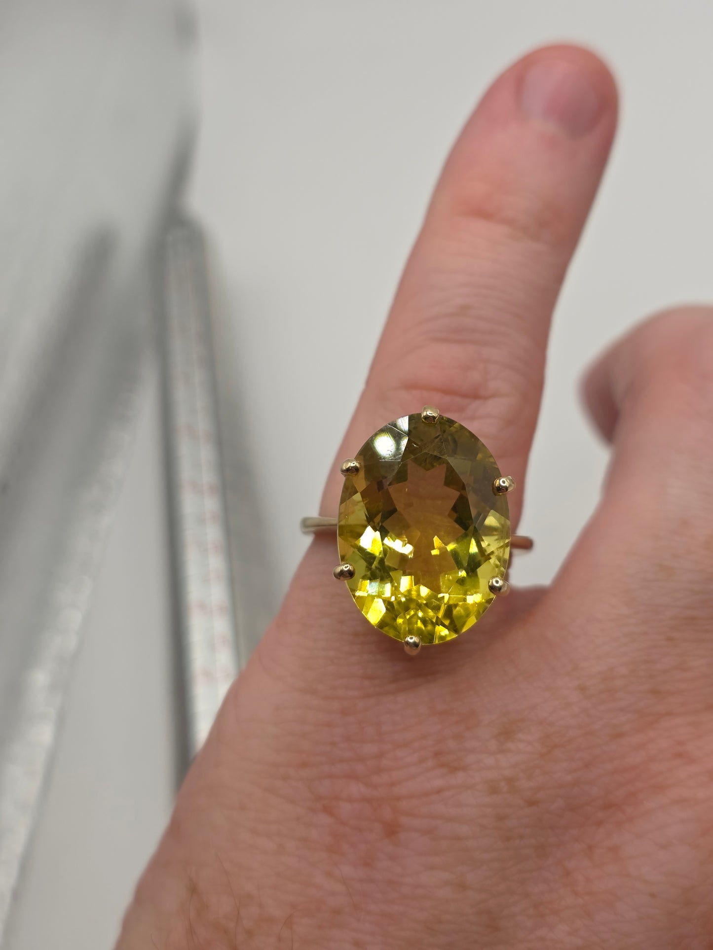 Heavy 9ct gold lemon quartz ring