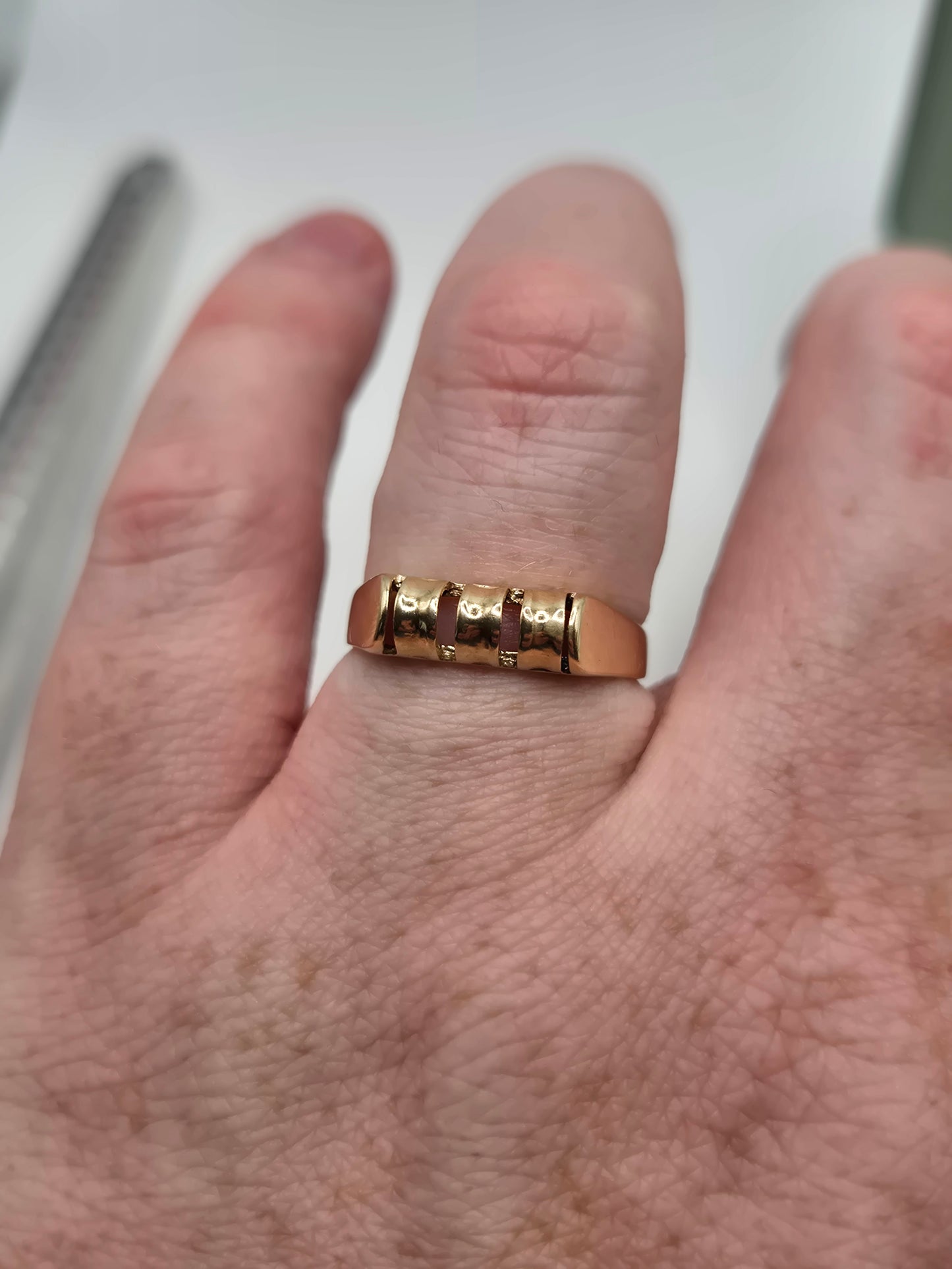 9ct gold ring