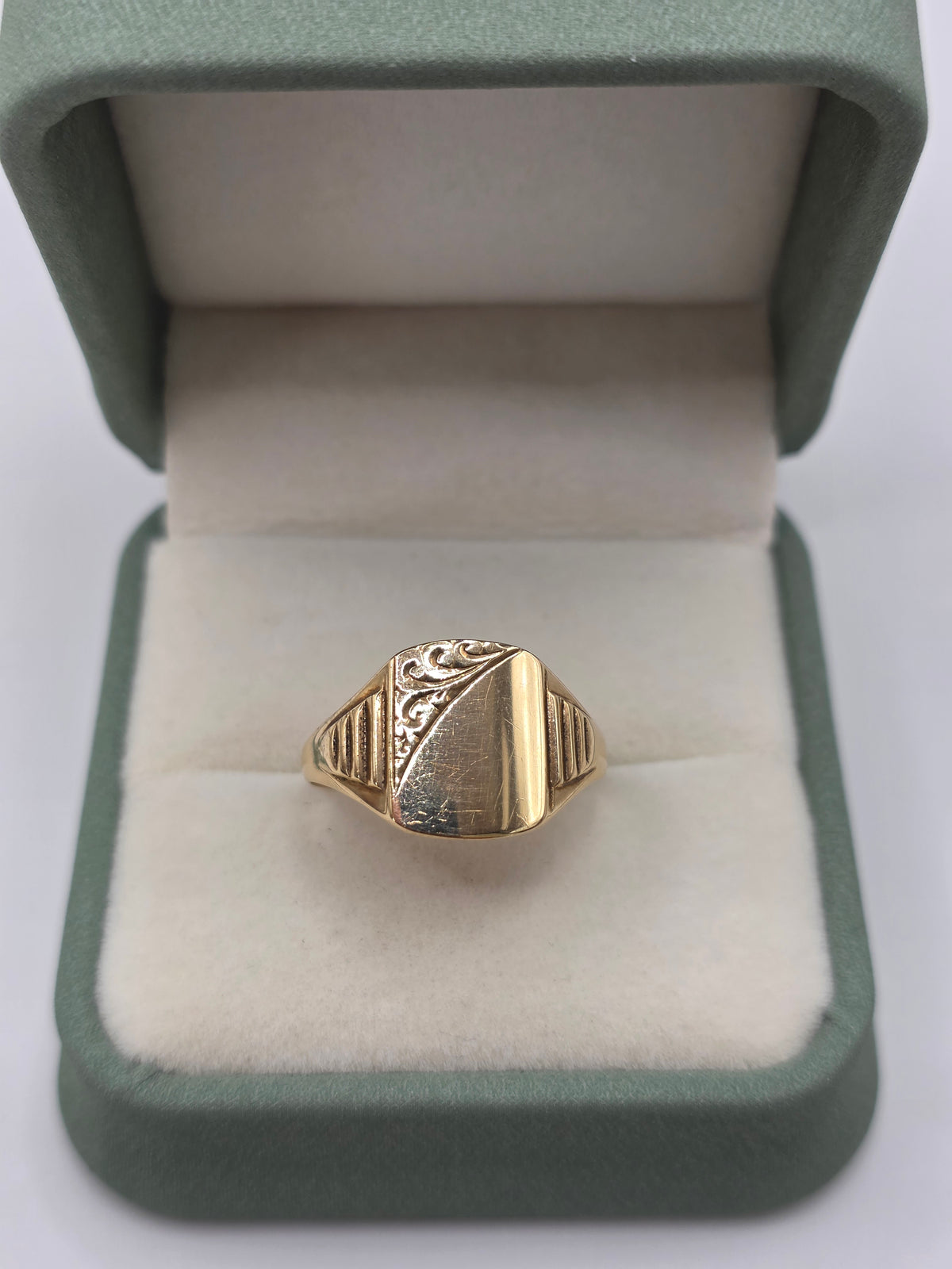 9ct gold signet ring