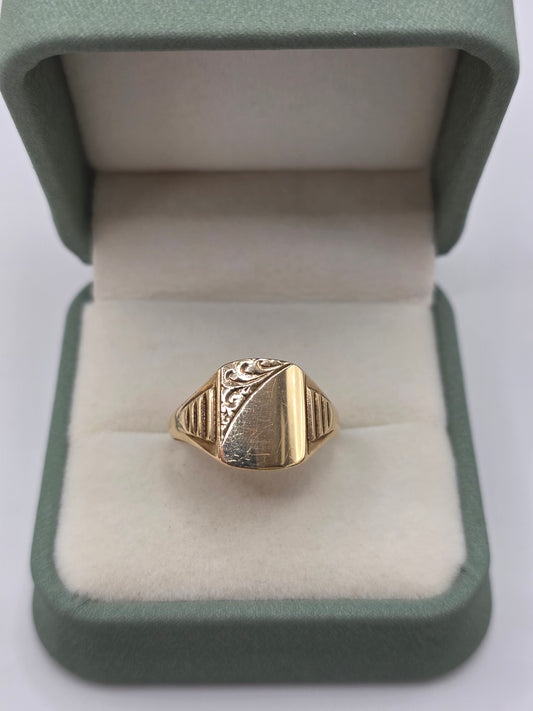9ct gold signet ring
