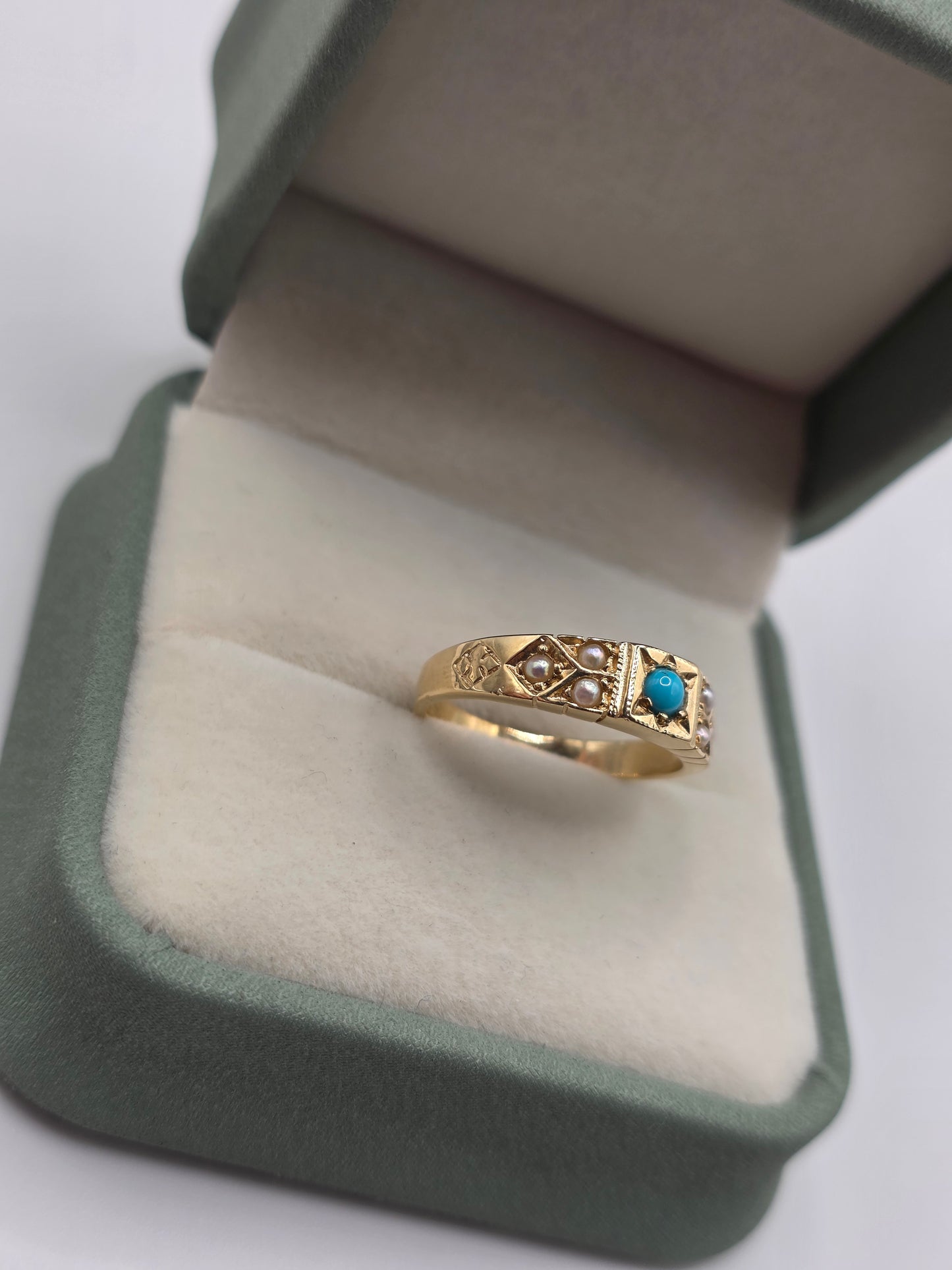 9ct gold turquoise and pearl ring