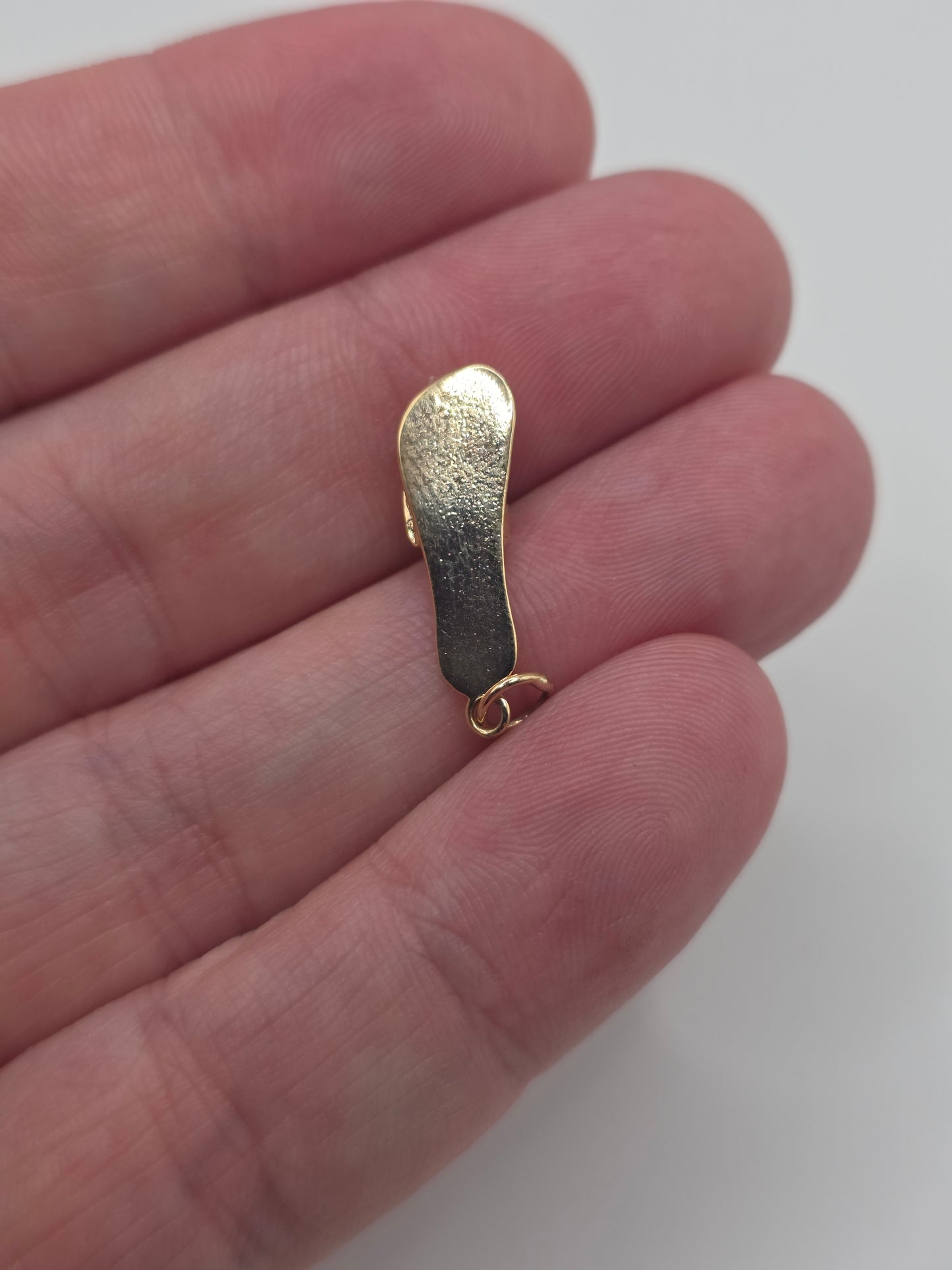 9ct gold sandal charm