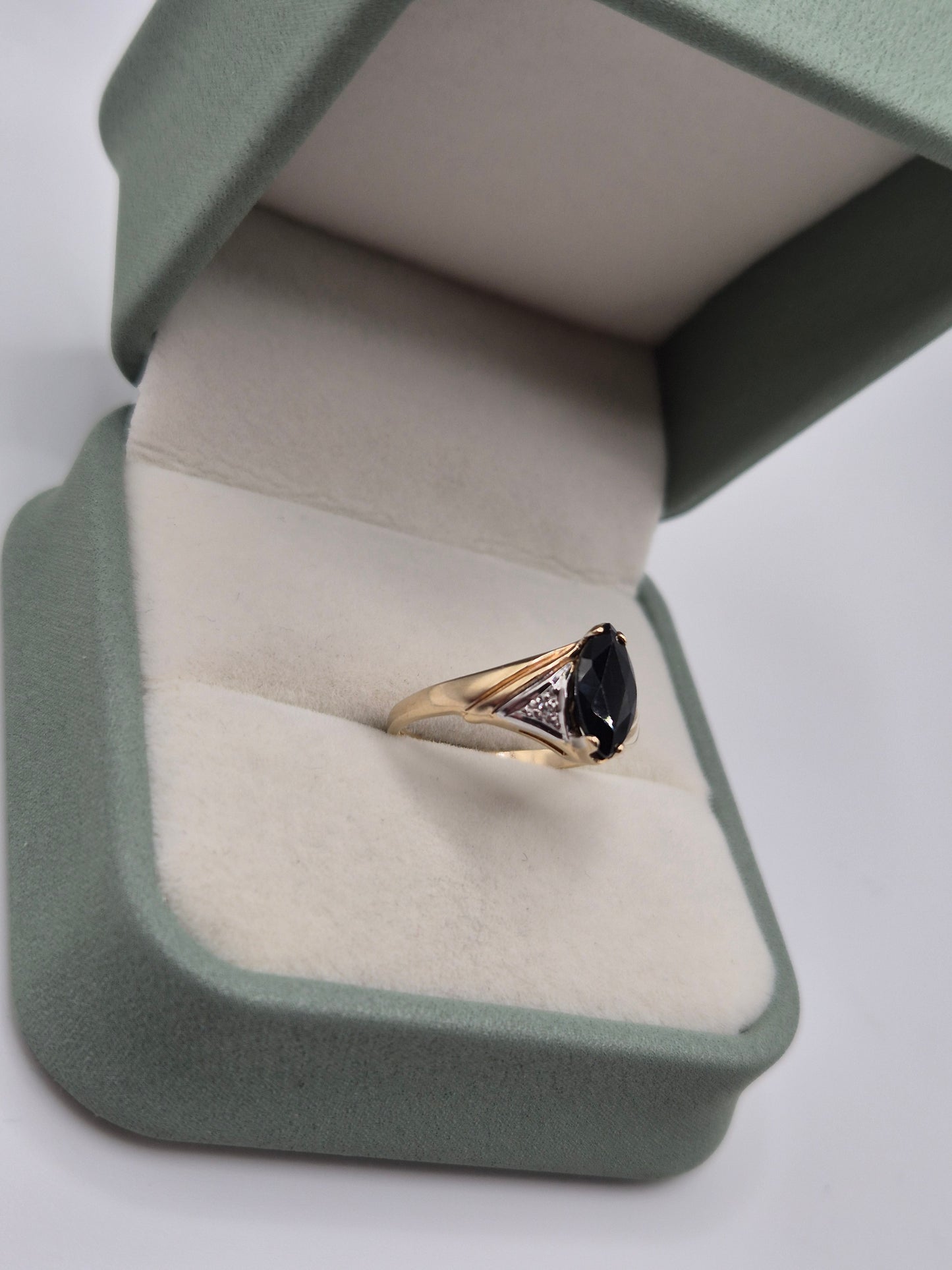 9ct gold sapphire and diamond ring