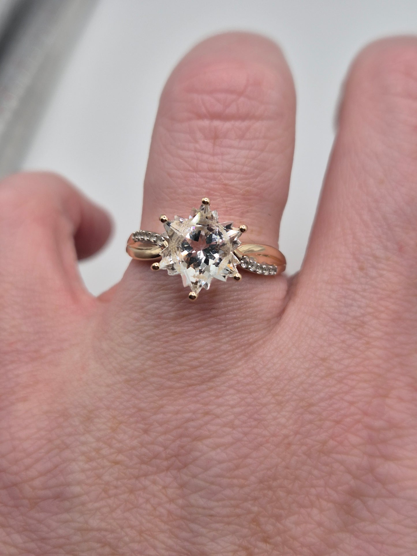 9ct gold white topaz and diamond ring