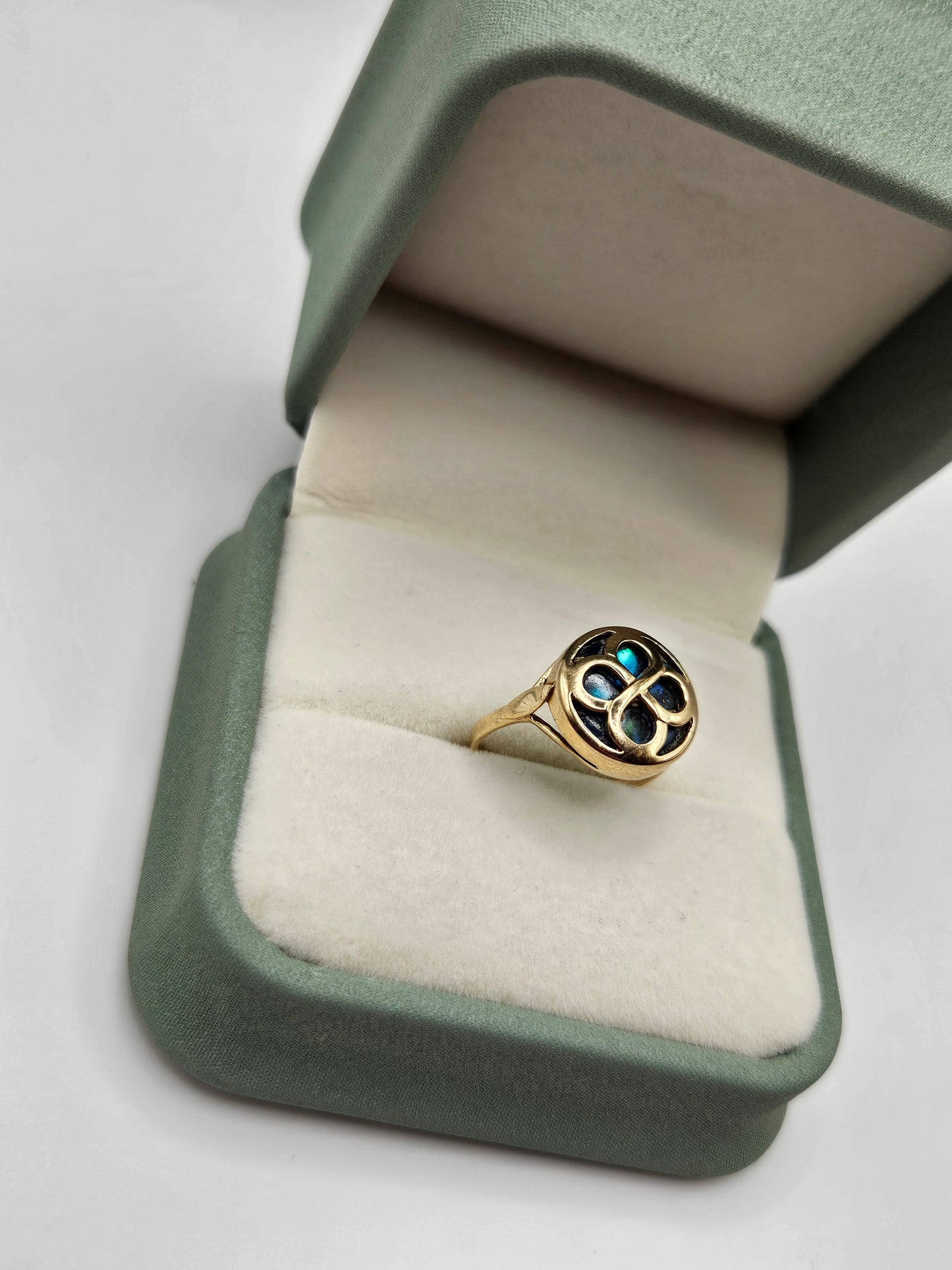 9ct gold abalone shell ring