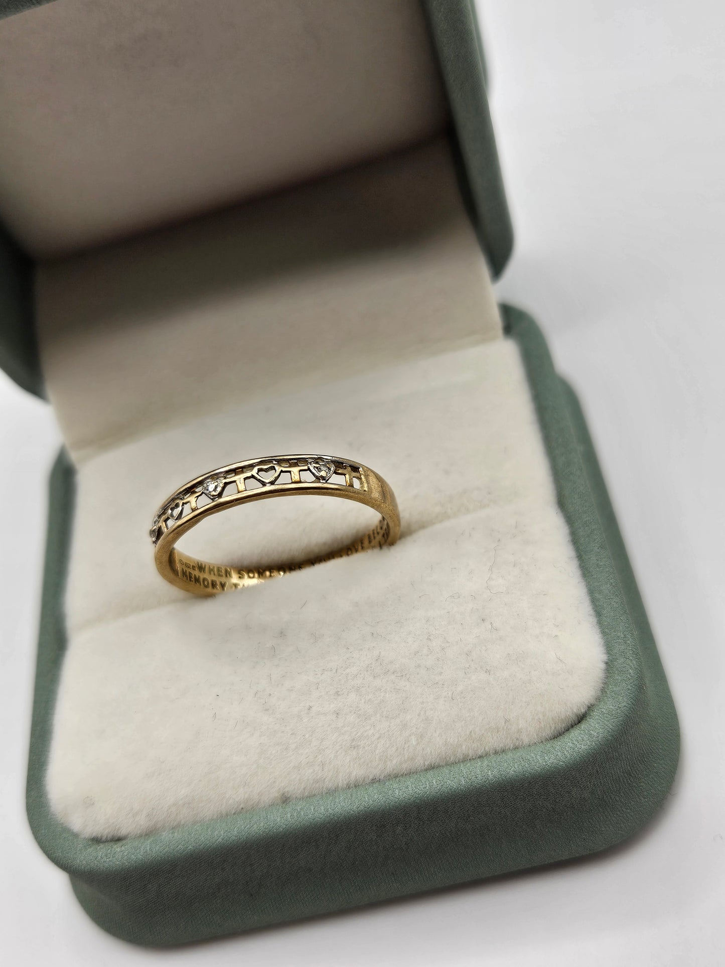 9ct gold enscribed ring