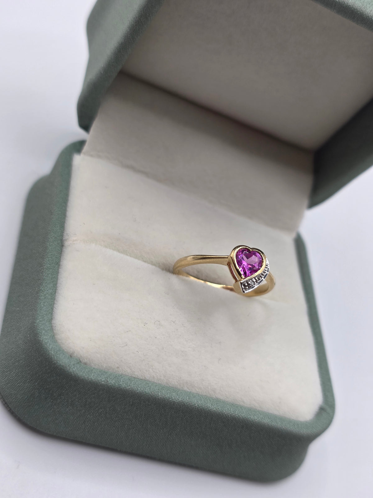 9ct gold pink sapphire and diamond ring