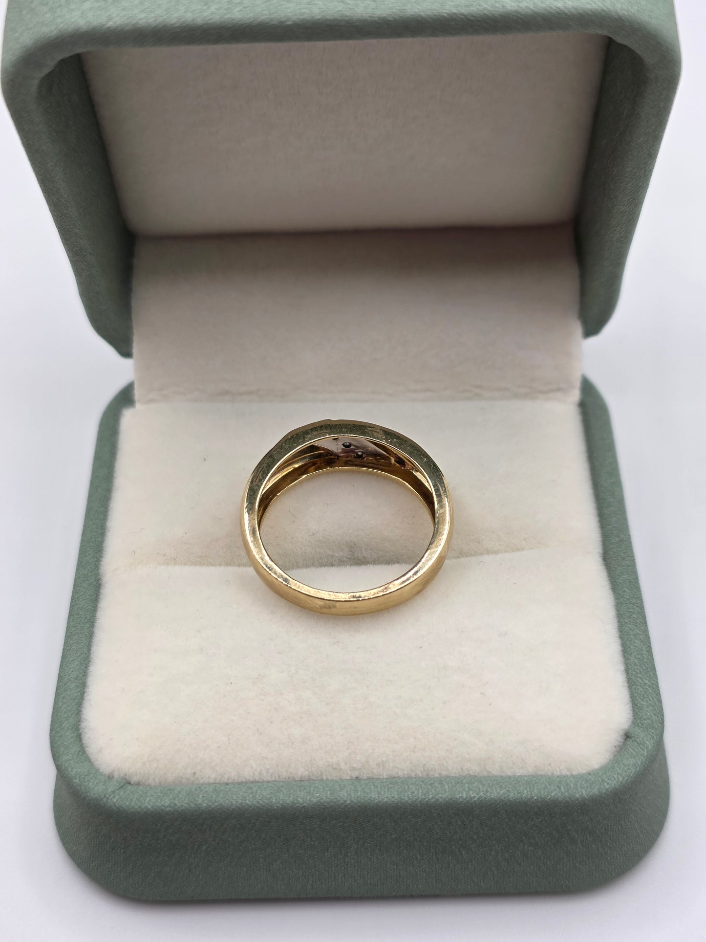 9ct gold diamond ring
