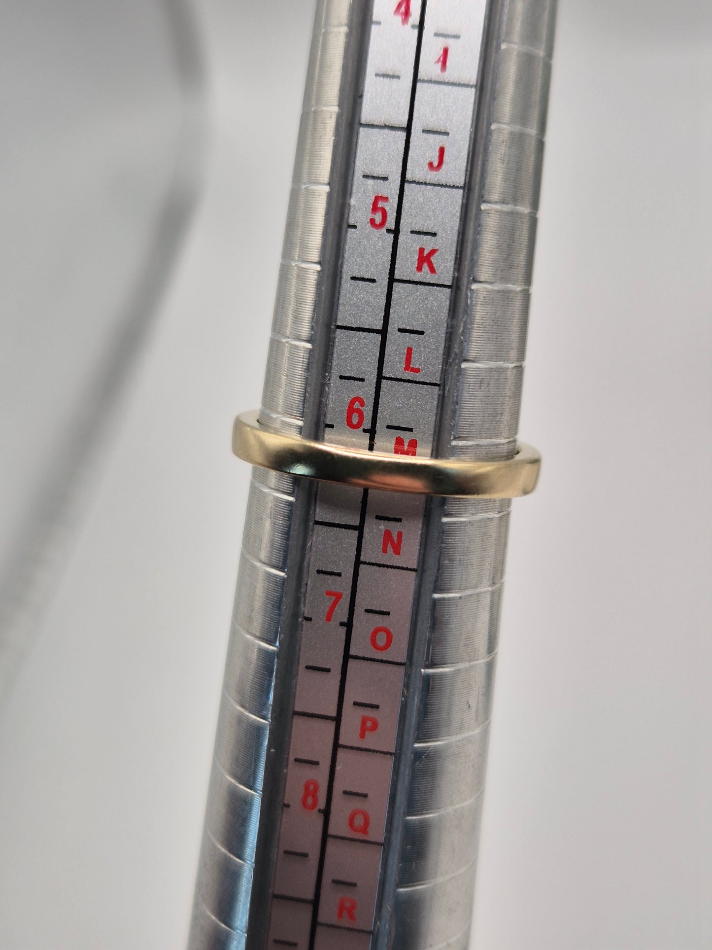 9ct gold tanzanite ring