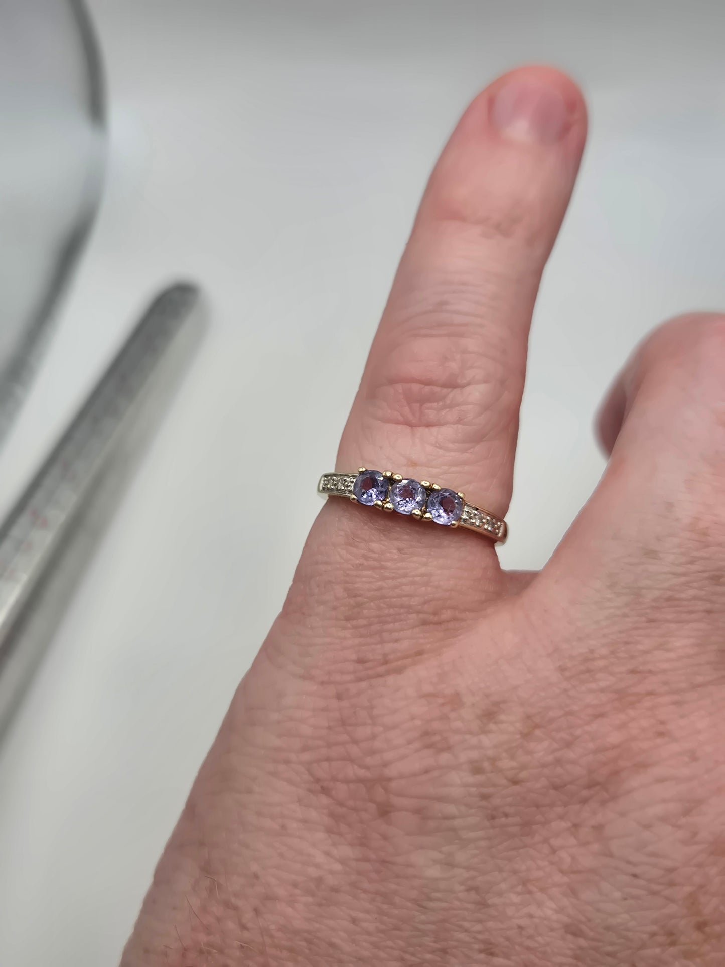 9ct gold tanzanite and diamond ring