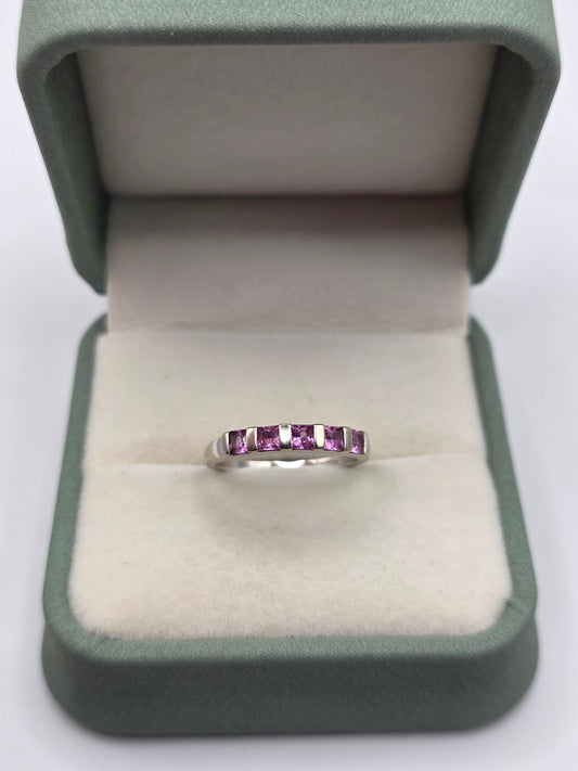 9ct white gold pink sapphire ring