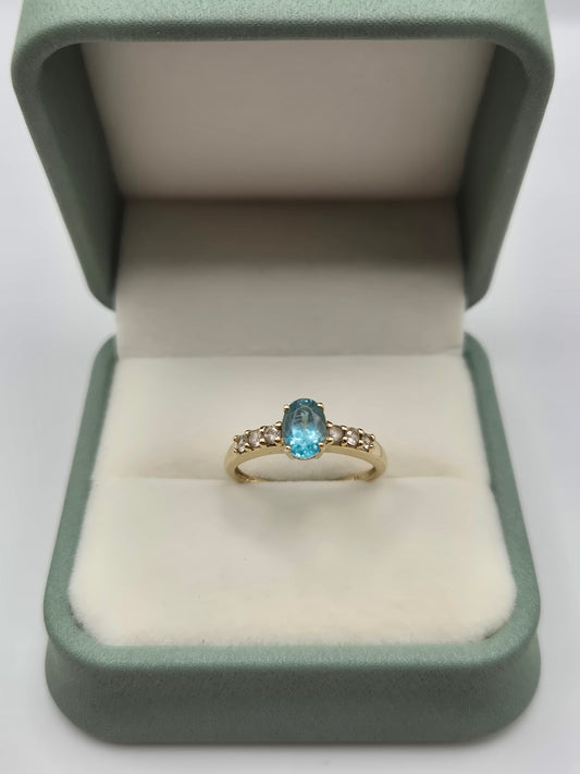 9ct gold topaz ring