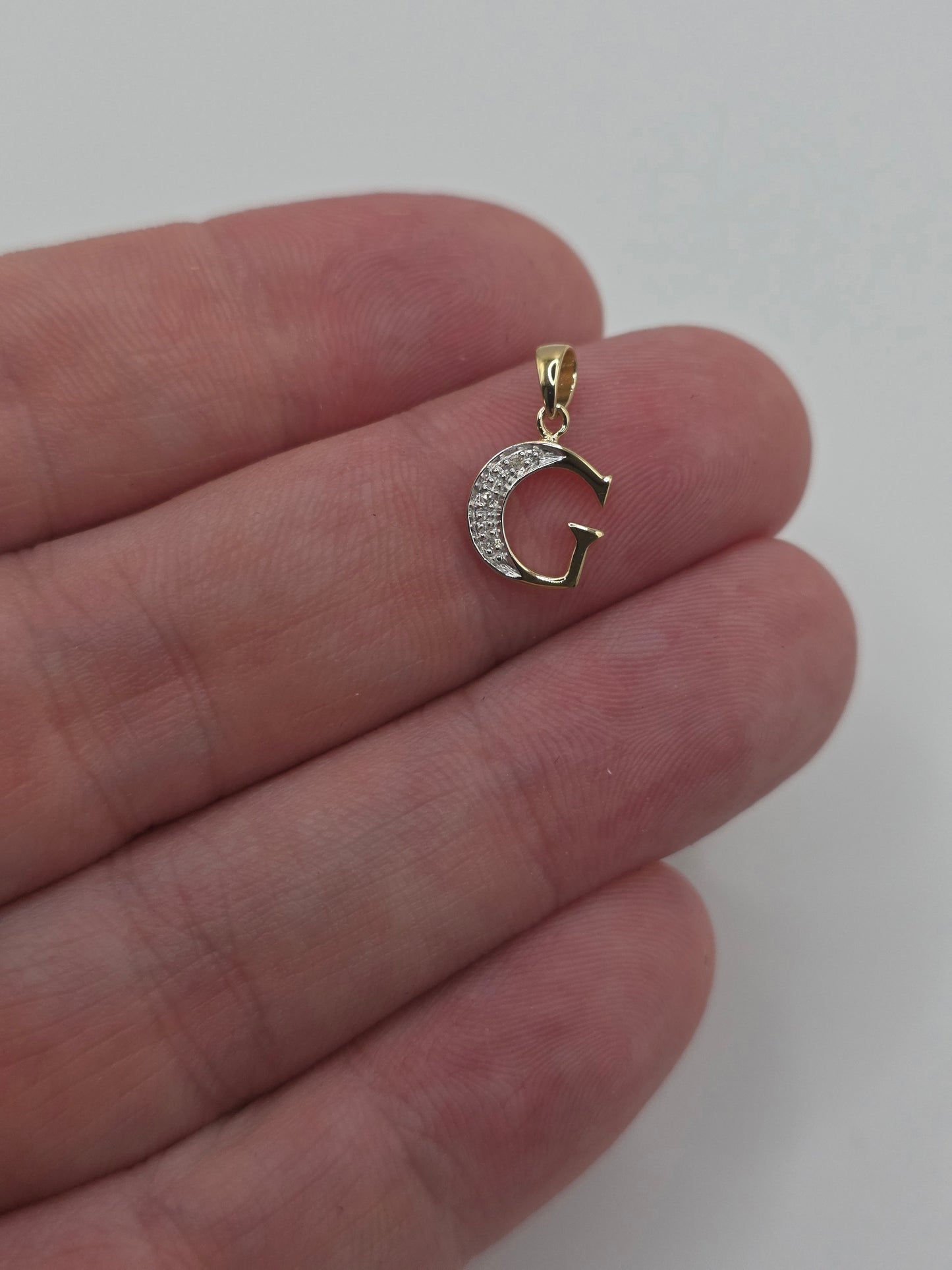 9ct gold diamond initial G pendant