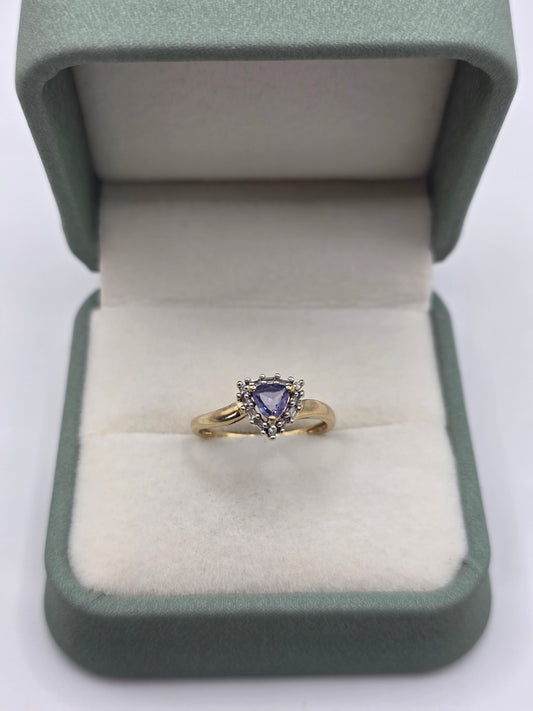 9ct gold tanzanite and diamond ring