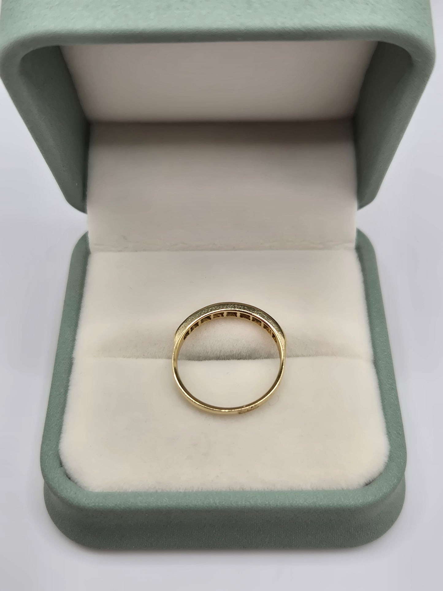 18ct gold emerald and diamond ring