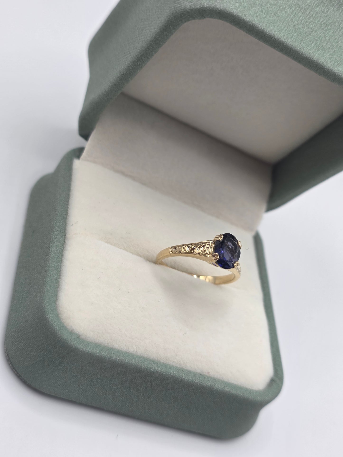 9ct gold iolite ring