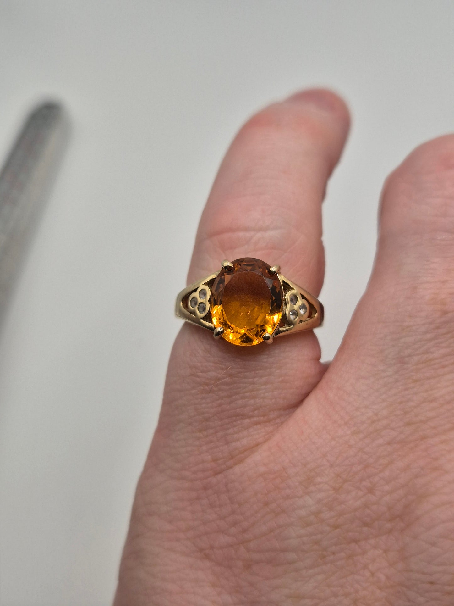 Heavy 9ct gold citrine ring