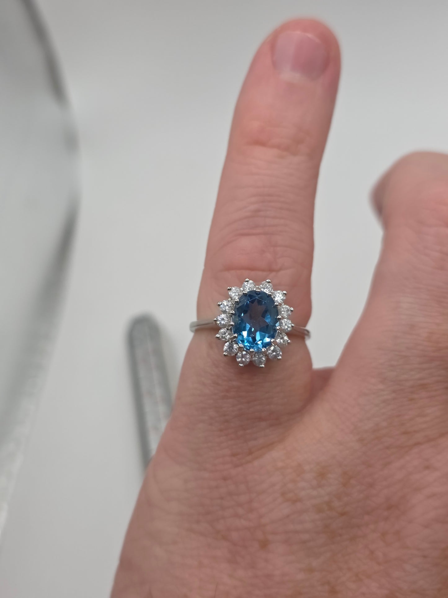 9ct white gold topaz and zircon ring