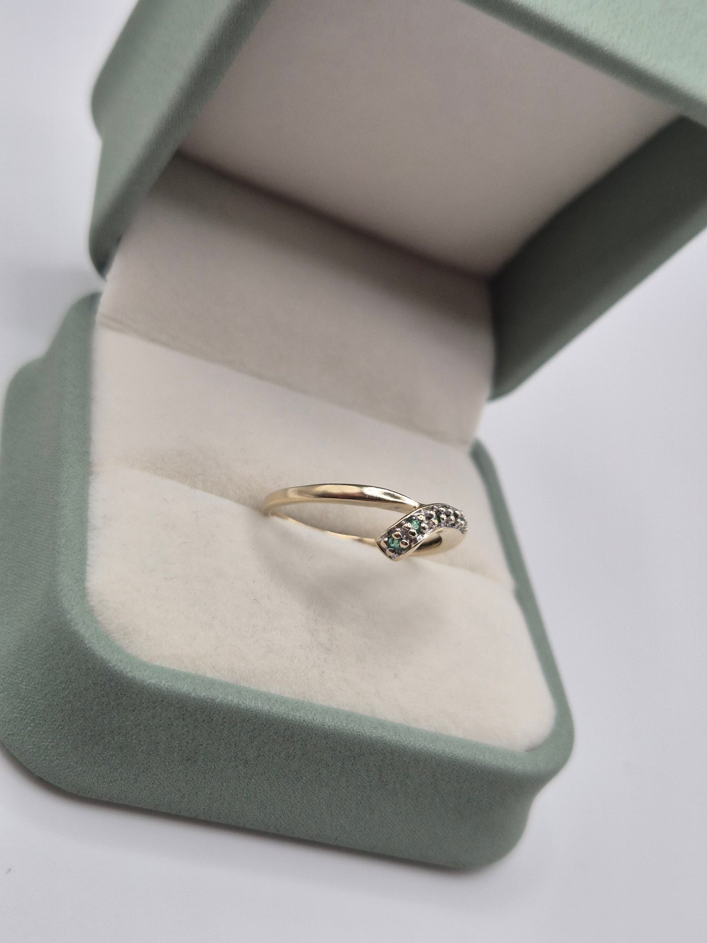 9ct gold emerald and diamond wishbone ring