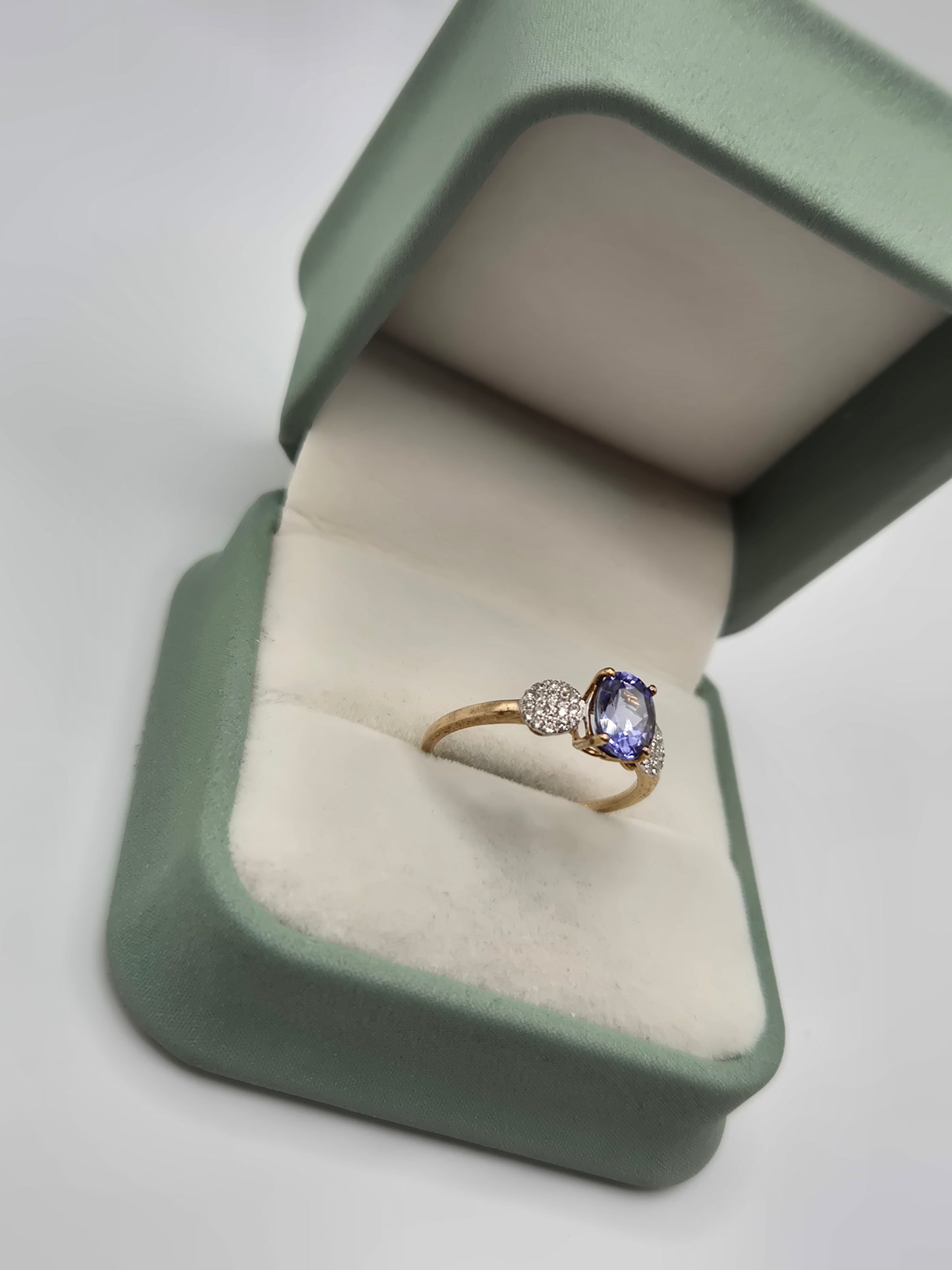 9ct gold tanzanite and white zircon ring