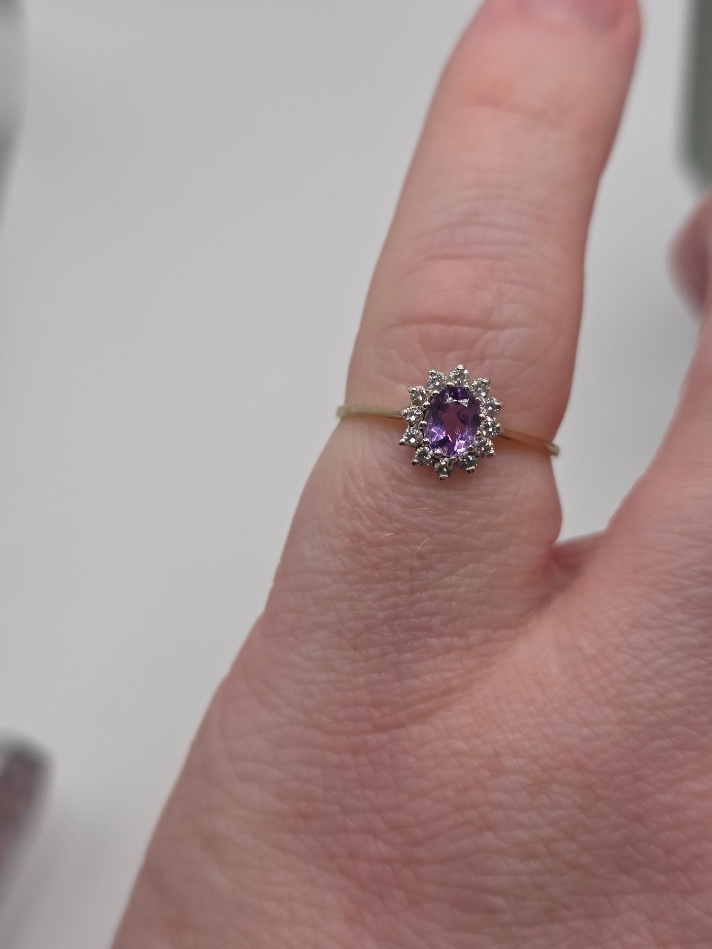 9ct gold amethyst and cz ring