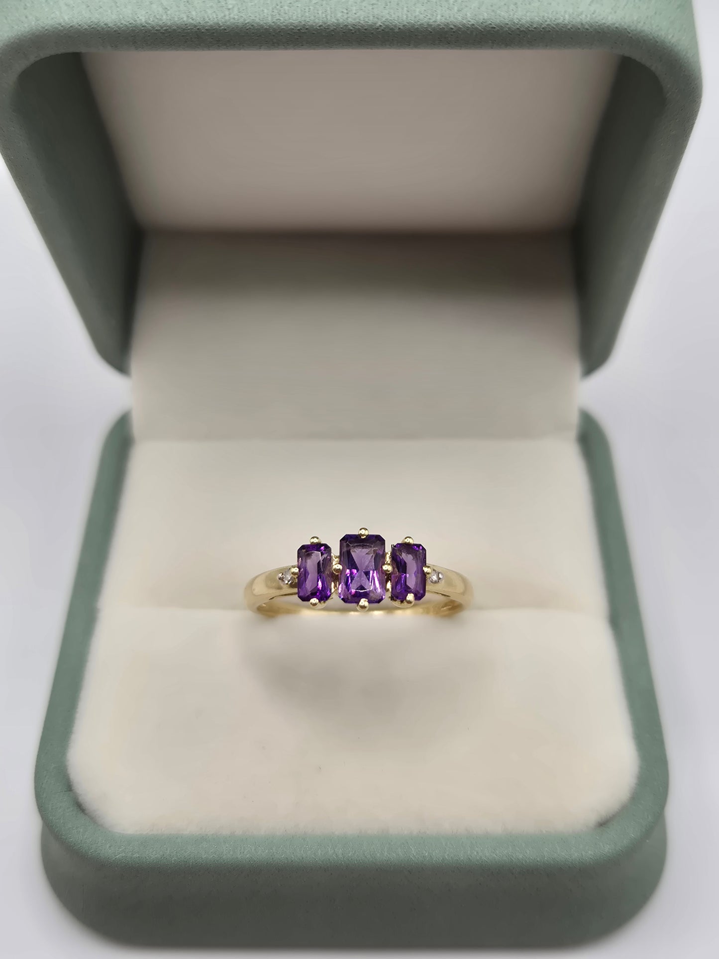 9ct gold amethyts and diamond ring
