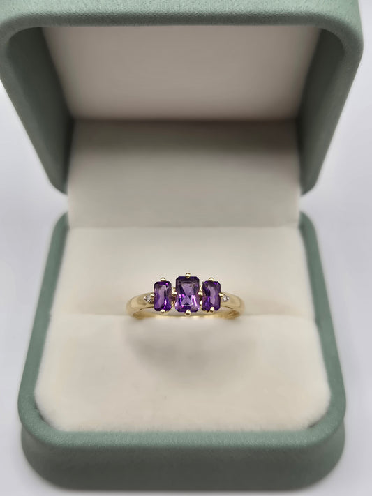 9ct gold amethyts and diamond ring