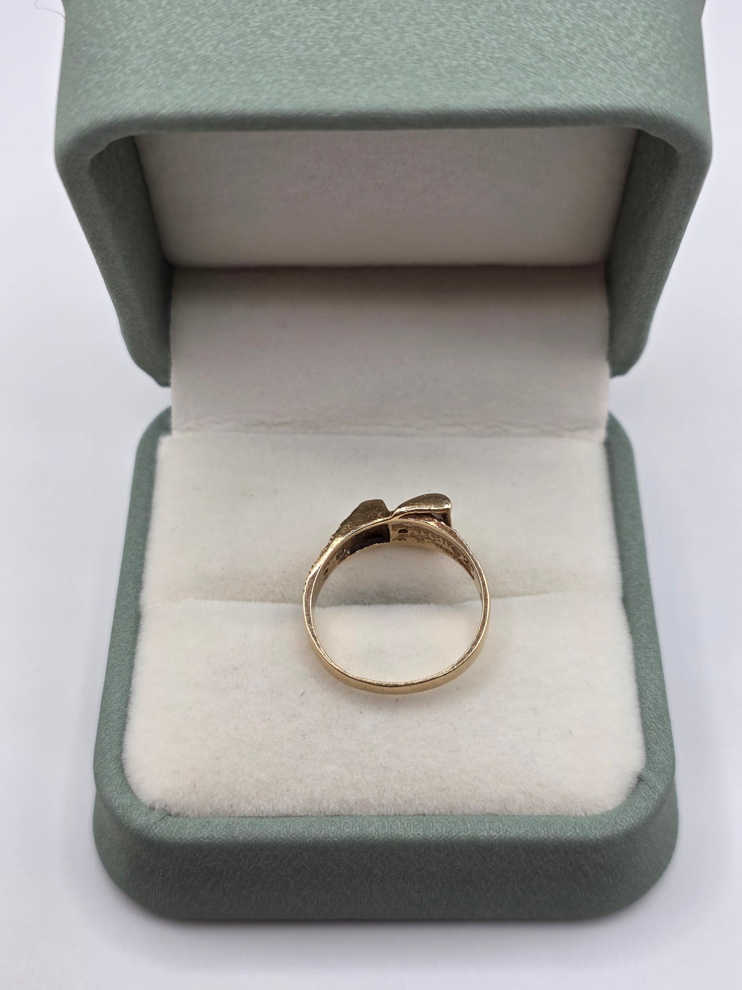 Vintage 9ct gold buckle ring