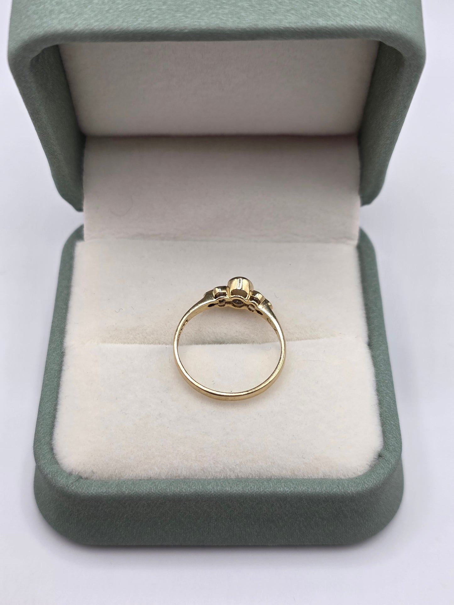 9ct gold opal and cz ring