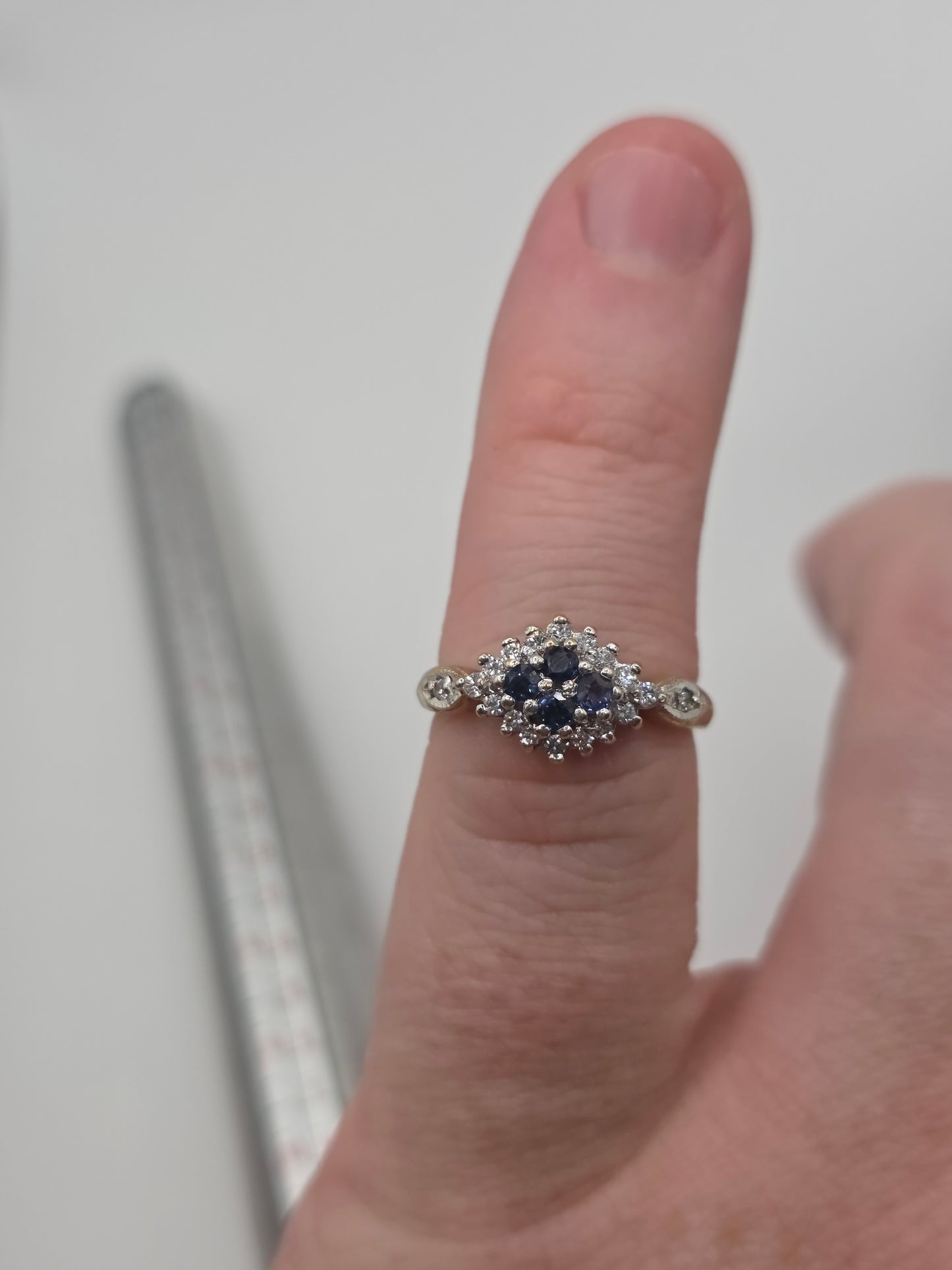 9ct gold sapphire and diamond ring