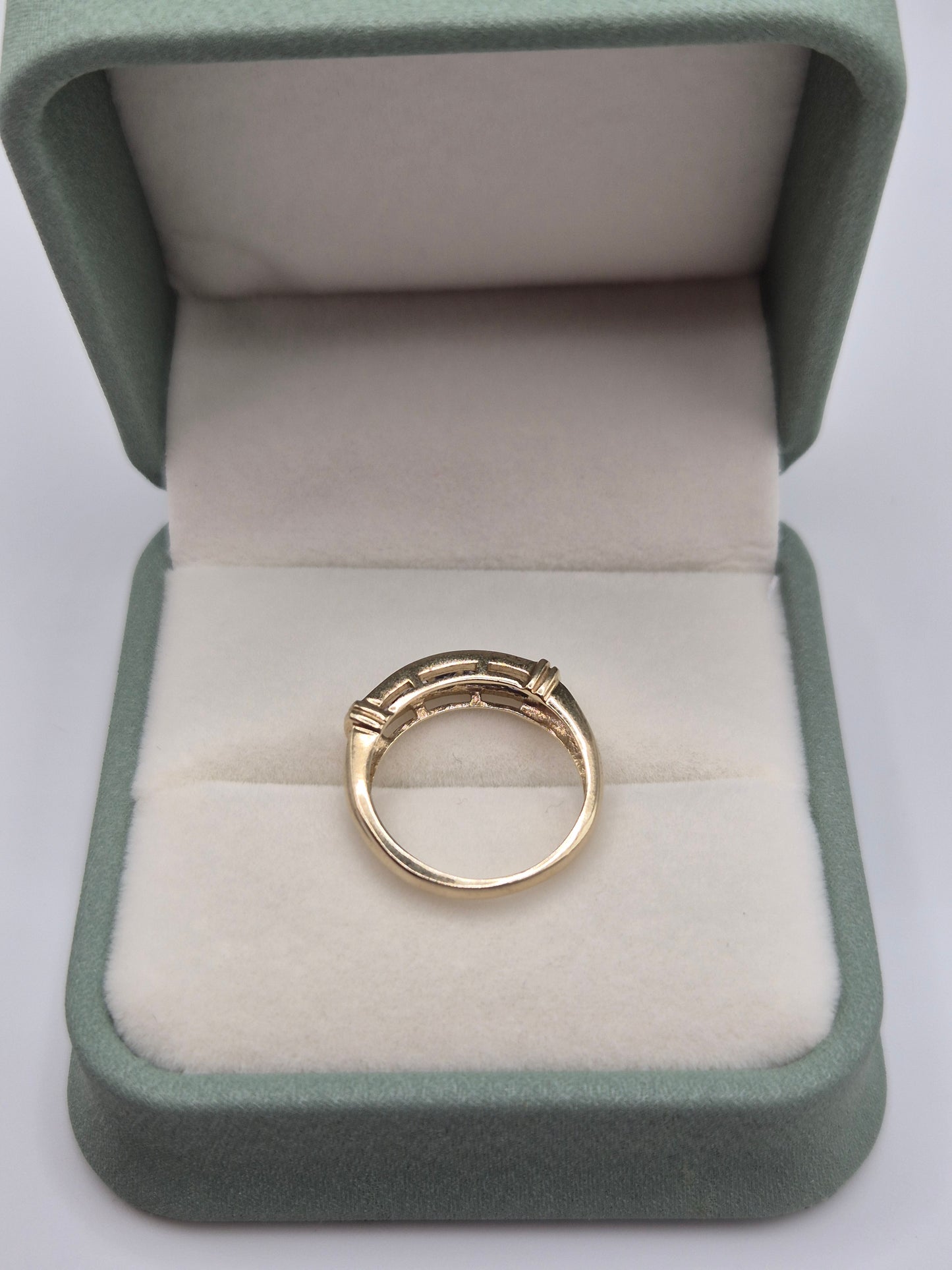 9ct gold tanzanite ring