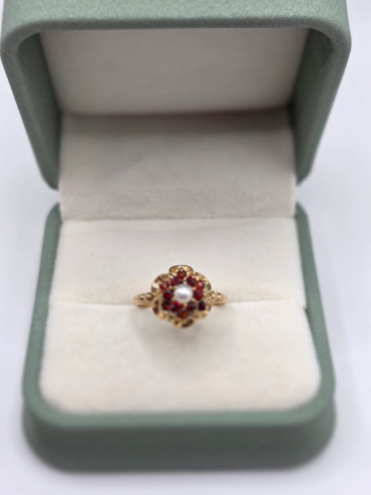 9ct gold garnet and pearl ring