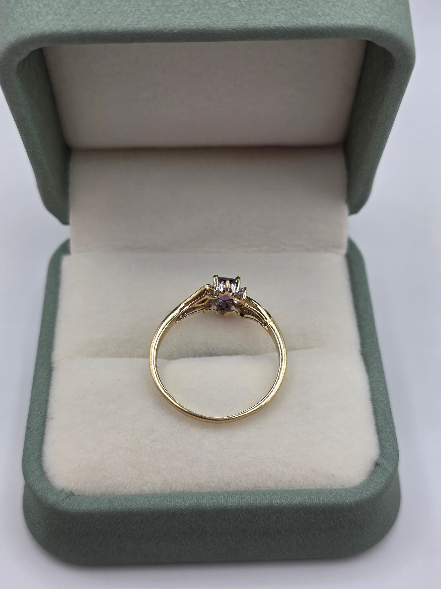 9ct gold amethyst and diamond ring