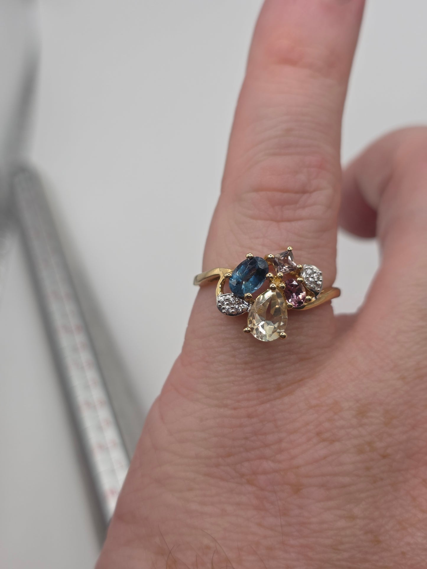 9ct gold multigen and diamond ring