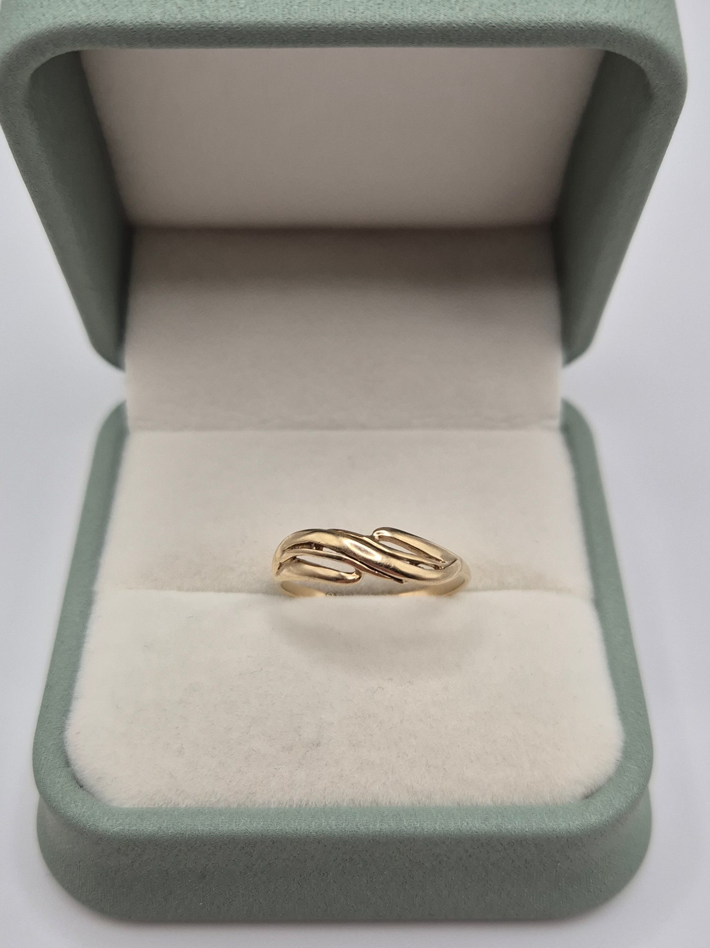 9ct gold ring