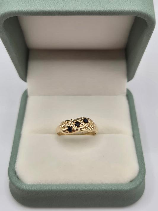 9ct gold sapphire ring