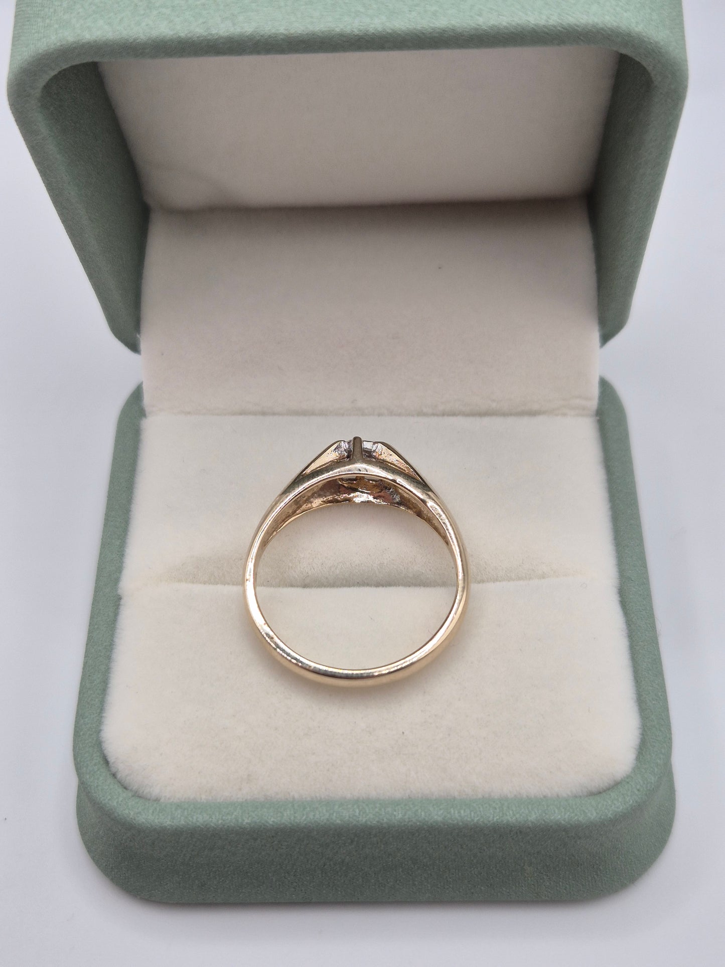 Heavy 9ct gold diamond gypsy ring