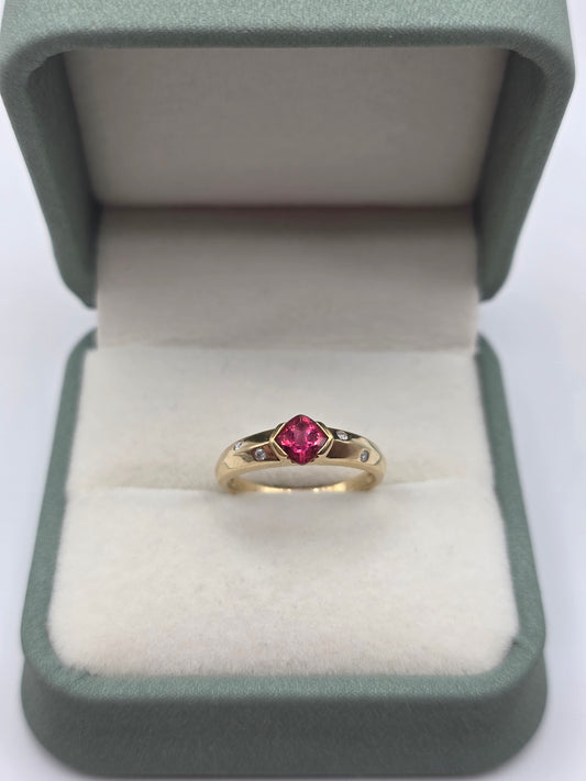 9ct gold pink topaz and diamond ring