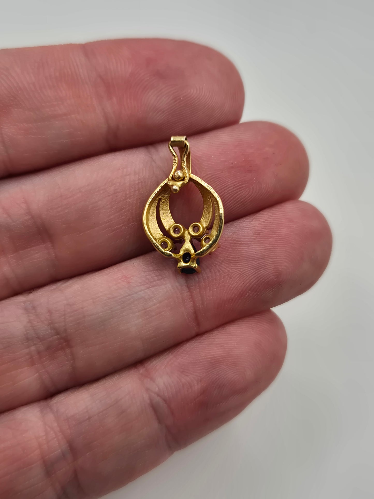 9ct gold sapphire and cz pendant