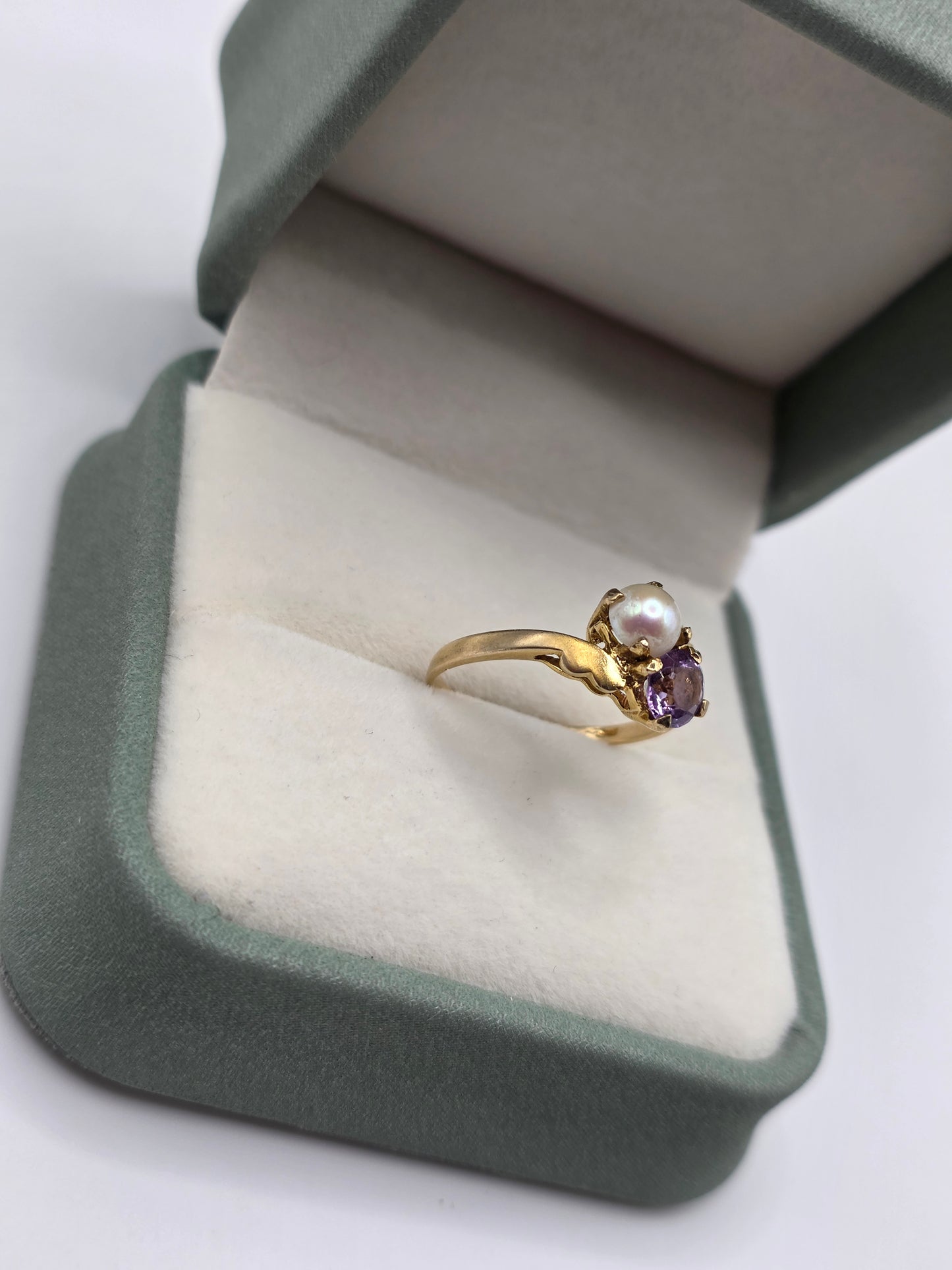9ct gold amethyst and pearl ring