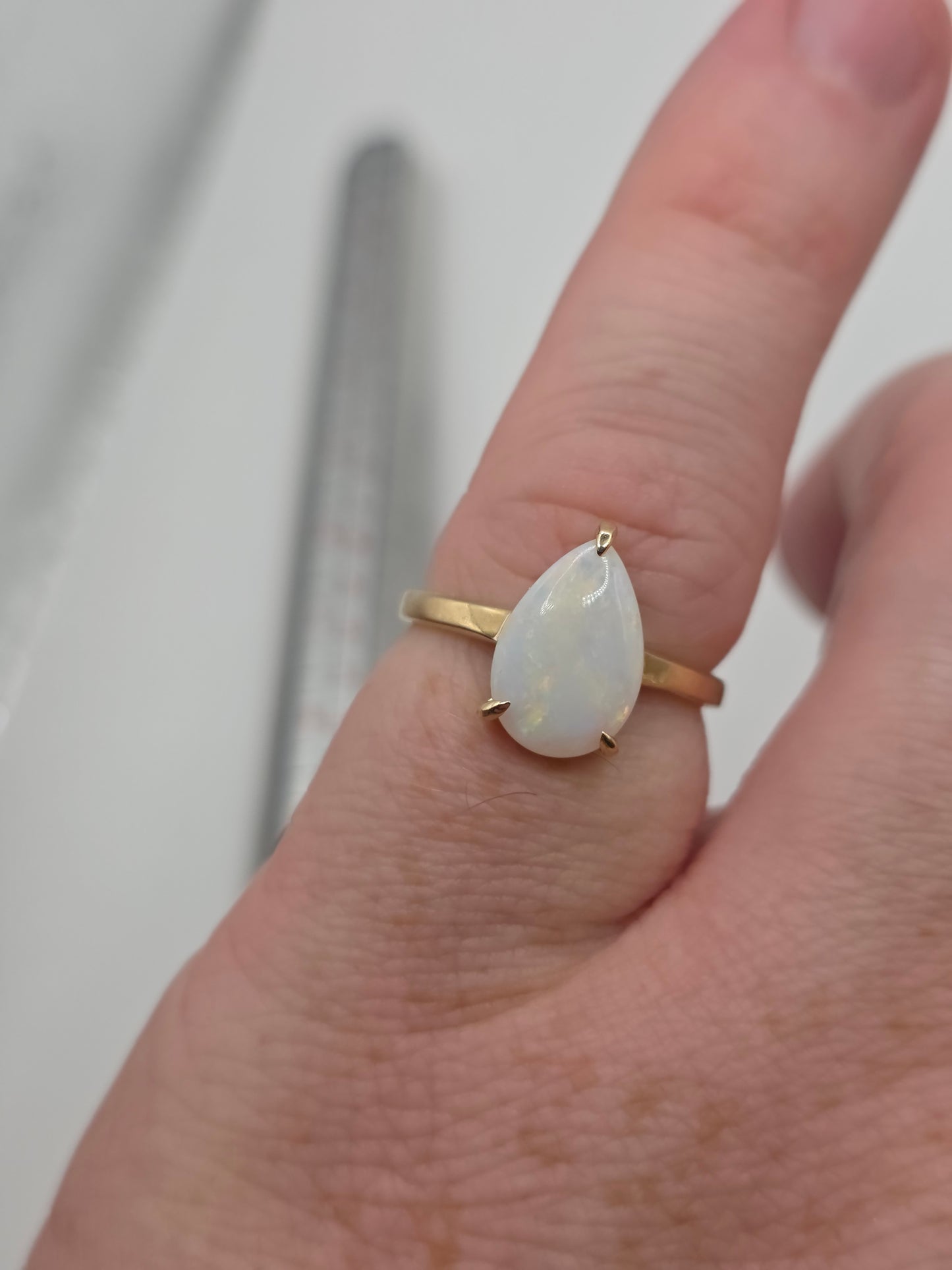 9ct gold opal ring